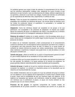 Un problema general que surge al tratar de entender el comportamiento de los roles es
que los individuos desempeñan múltiples