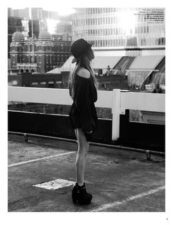 5
THIS PAGE AND PREVIOUS
Photography by STUART MICHAEL
Hair/make-up by POLLYANNA BERNHARDT
Styling by DYLAN TALAZ
Model NATAS