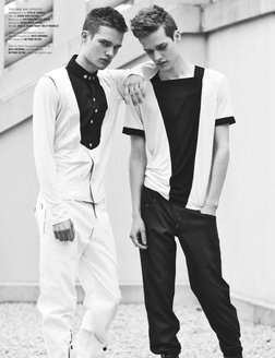 JUNE 2011  www.papercutmag.com
6
THIS PAGE AND OPPOSITE
Photography by CECILIE HARRIS
Hair by KARIN KRATZEISEN
Make-up by VIC