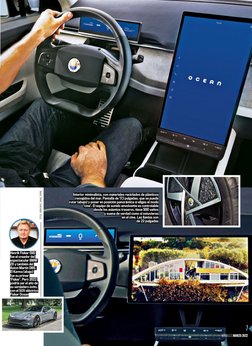 Interior minimalista, con materiales reciclados de plásticos 
recogidos del mar. Pantalla de 17,1 pulgadas. que se puede 
rot