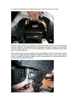 Y lo sacamos colocándolo con cuidado encima de un cartón para que no se raye; 
 
 
 
Nosotros miramos primero como estaban la